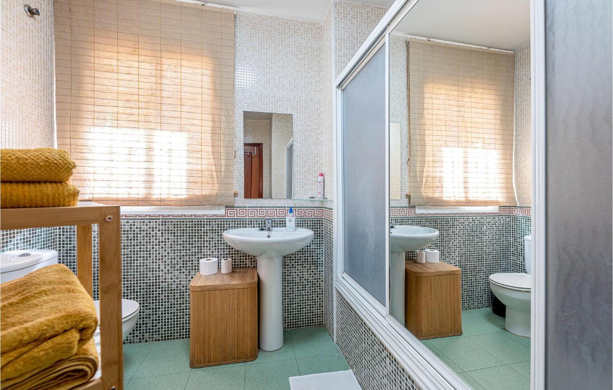 Gorgeous Apartment In Torrox With Wifi Extérieur photo